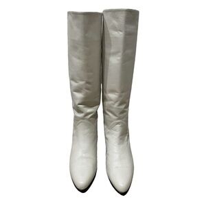 NEW Vintage Serena white leather boots
Size IT 39